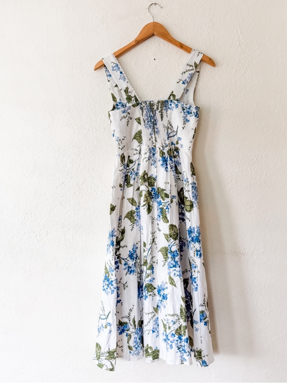 Reformation Tagliatelle Linen Midi Dress In Riviera Hydrangea Floral Print - Picture 3 of 8